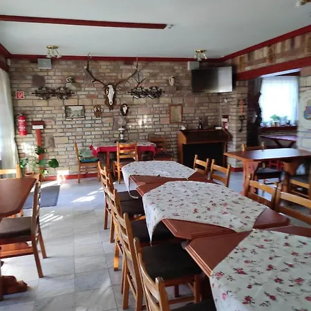 Hollo Es Barany Vendeghaz Herend