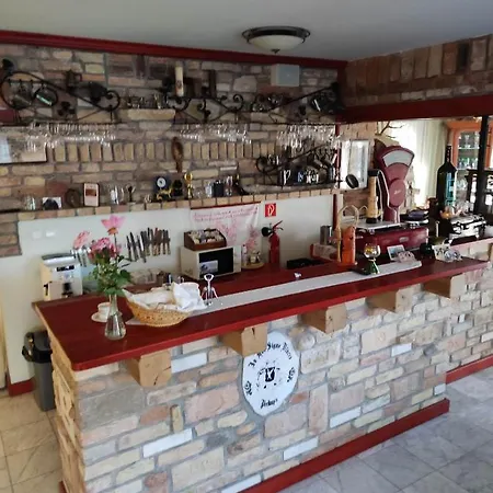 Bed & Breakfast Hollo Es Barany Vendeghaz Herend